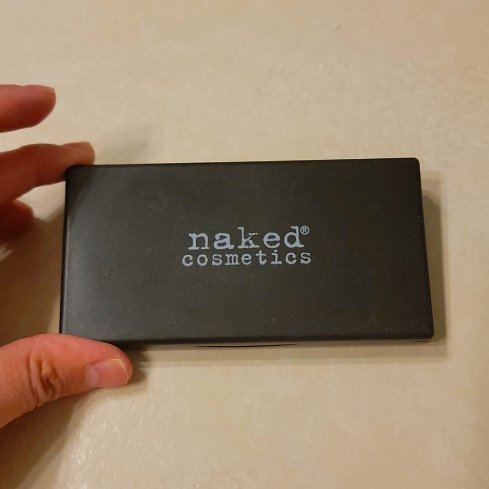 Naked cosmetics grungy eyeshadow palette